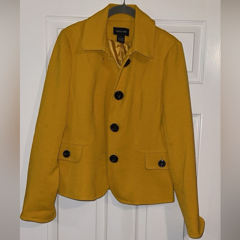 Yellow blazer with big black buttons size 4